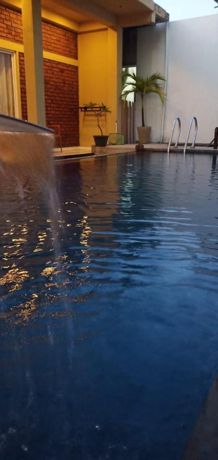Petit Guest House Negombo Bagian luar foto