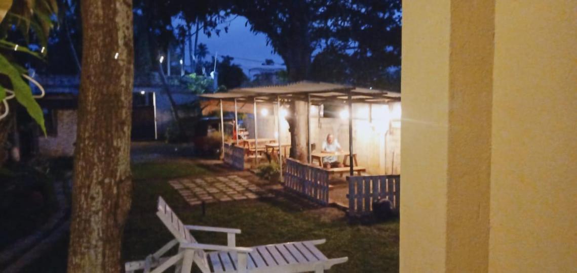 Petit Guest House Negombo Bagian luar foto