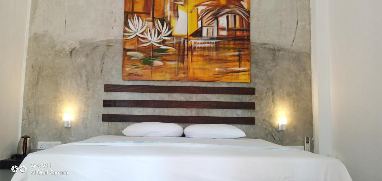 Petit Guest House Negombo Bagian luar foto