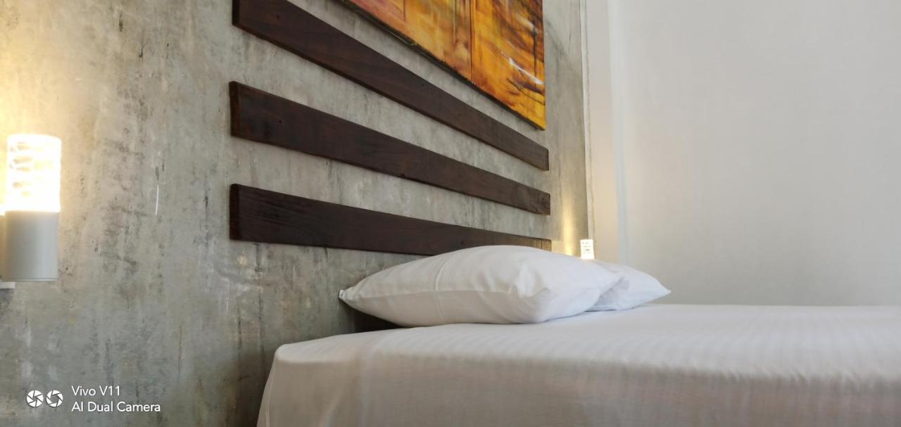 Petit Guest House Negombo Bagian luar foto