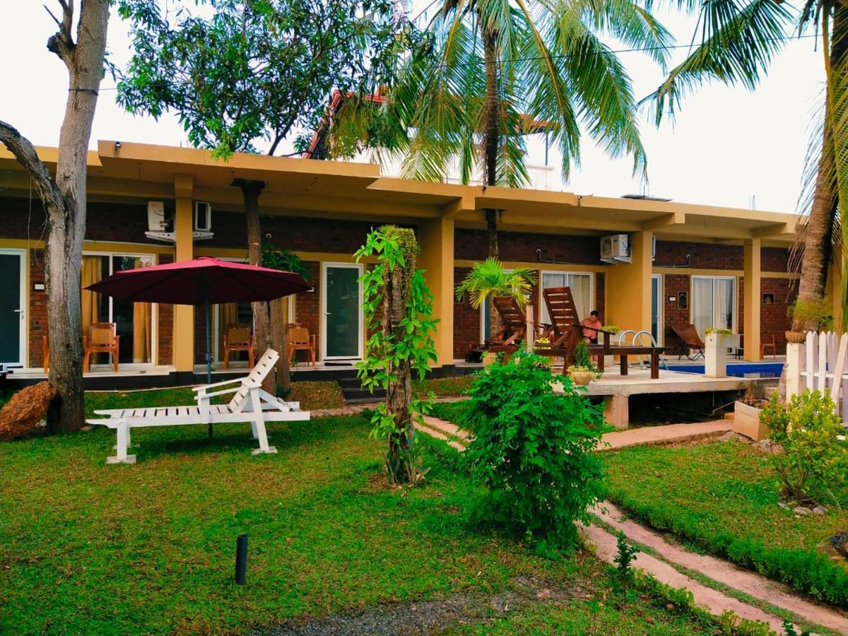 Petit Guest House Negombo Bagian luar foto